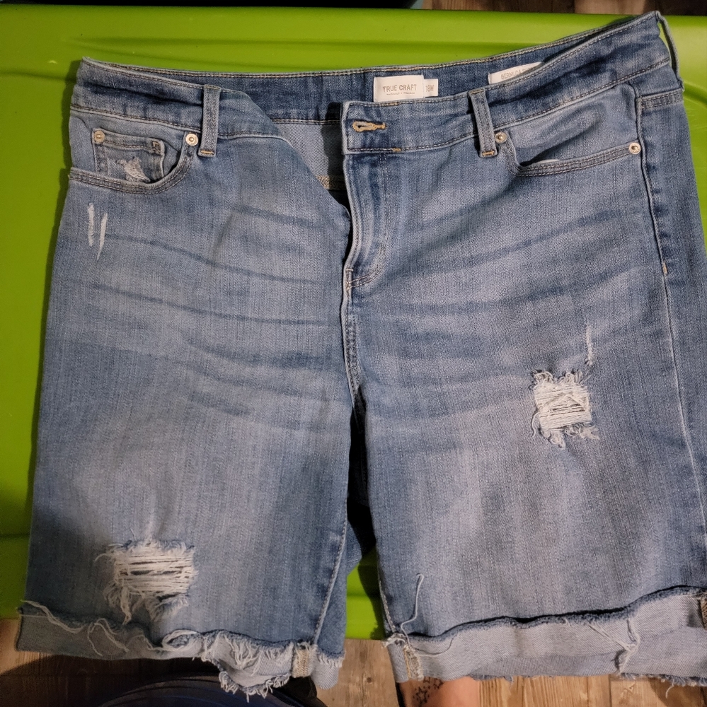 True craft Brumuda shorts size 18